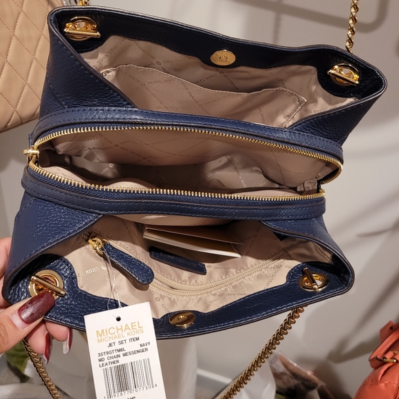 New MK Purse - Picture 5 of 5